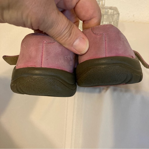Kids Keen Mary Jane Pink Suede Upper with floral accents on top Size 2 Shoe - Picture 7 of 9